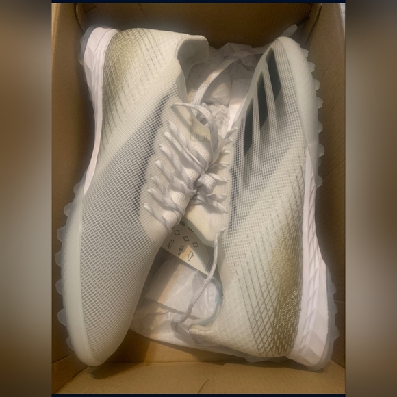 Adidas Soccer Shoes for turf field Size 11 but run small for a size 10 - Picture 3 of 3